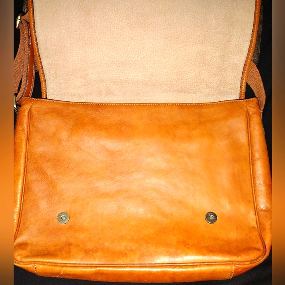 "Old Angler" Chestnut Leather Briefcase - Picture 3 of 12